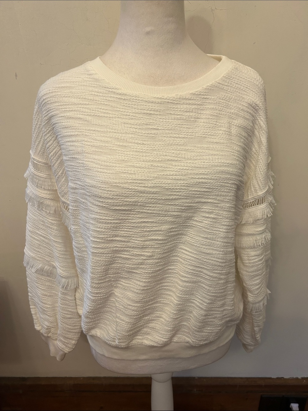Grace + Karma Textured Ivory Fringed Sleeve Sweater Size M EUC